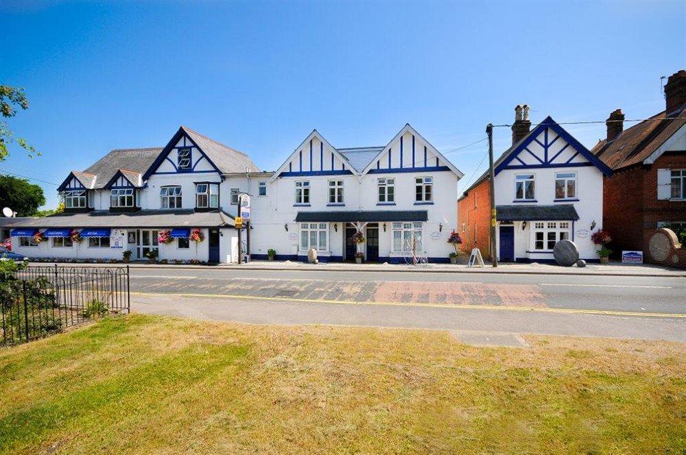 Penny Farthing Hotel & Cottages Lyndhurst Exterior photo